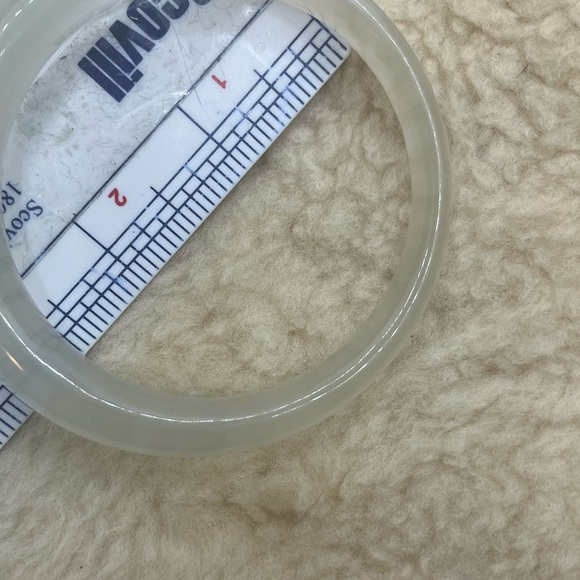 Semi-transparent bangle - Picture 2 of 4